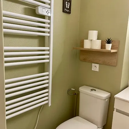 Cote & Mer. 3 Personnes Bord De Sangatte